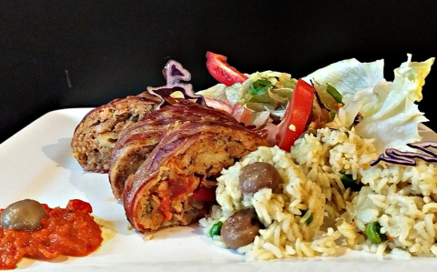 Pulykarolád sajttal és ajvárral