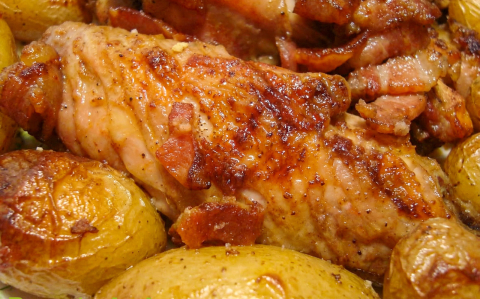 Pulykaszárnyas egytál parázsburgonyával