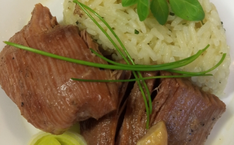 Konfitált pulykacomb rizzsel recept fotóval Konfitált pulykacomb rizzsel