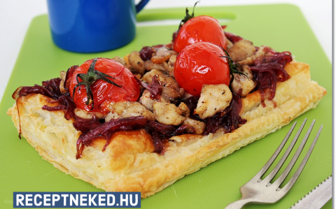 Pulykamelles-lilahagymás lepény recept fotóval Pulykamelles-lilahagymás lepény