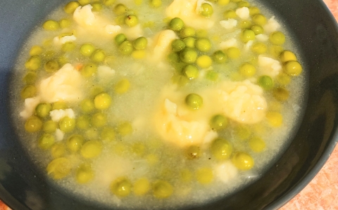 Borsó leves nokedlivel (rizslisztből) recept fotóval Borsó leves nokedlivel (rizslisztből)