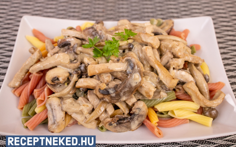 Tejszínes-mustáros karaj gombával