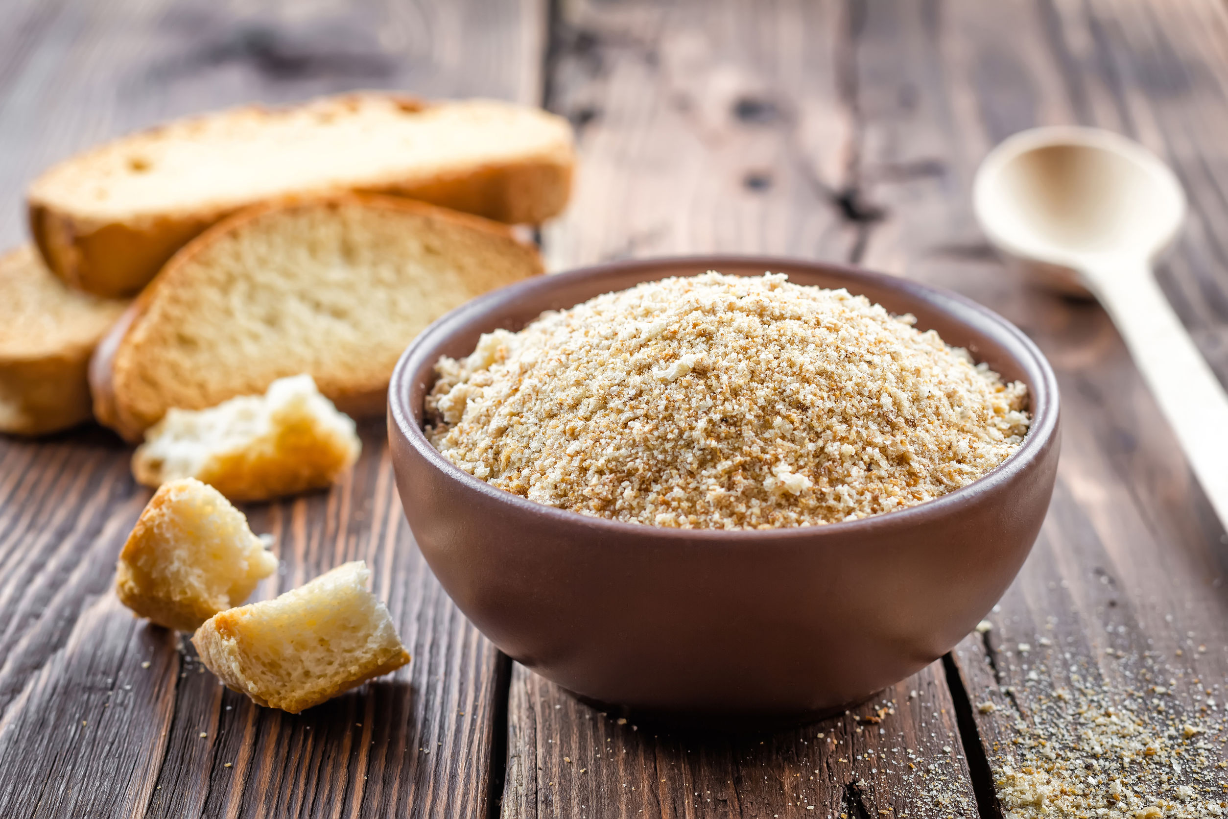 Сухари мука. Панировочные сухари Bread. Хлебная панировка. Крошки хлеба. Сухари панировочные хлебные.