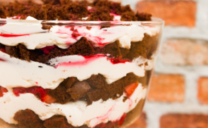 Sacher-eper trifle