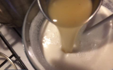 Karalábéleves tejszínes-tejfölös habarással