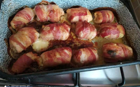 Baconbe tekert csirkemell