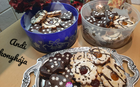 Karácsonyi illatos linzer és mini ischler recept fotóval Karácsonyi illatos linzer és mini ischler
