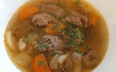 Májgombócleves recept fotóval Májgombócleves