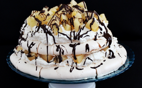 Pavlova fűszeres birsalmával recept fotóval Pavlova fűszeres birsalmával