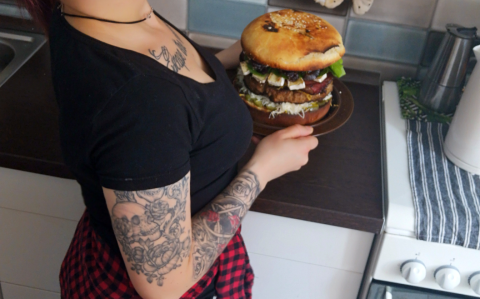 Monstrum hambi, az 5 kilós házi hamburger