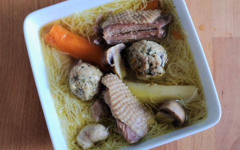 Kakasleves gombóccal recept fotóval Kakasleves gombóccal