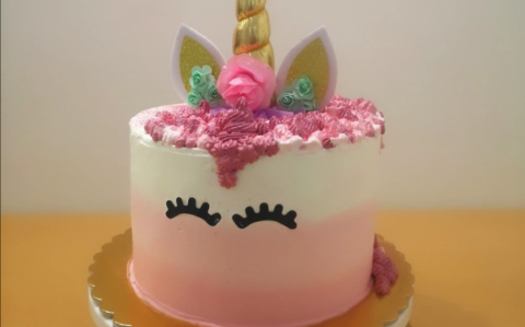 Eperkrémes ombre unikornis torta recept fotóval Eperkrémes ombre unikornis torta