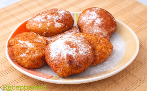 10 perces, bögrés fánk