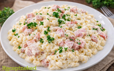 Kétszalonnás-tejfölös, sajtos galuska