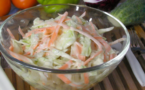 Coleslaw saláta (amerikai káposzta saláta)