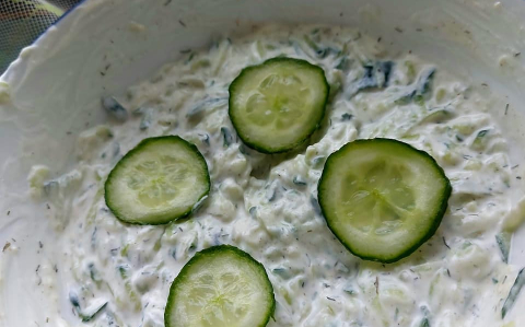Joghurtos uborkasaláta recept fotóval Joghurtos uborkasaláta