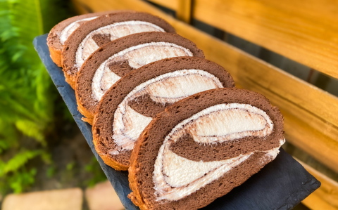 Pihe-puha tiramisu rolád recept fotóval Pihe-puha tiramisu rolád