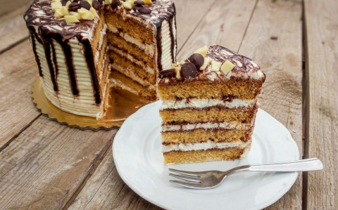 Vaníliás, csokiszirupos torta