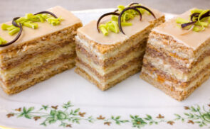 Mézes-tejszínes szelet