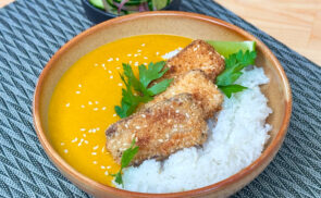 Kókuszos tofu katsu curryvel