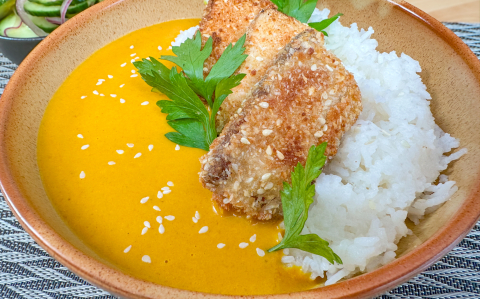 Kókuszos tofu katsu curryvel
