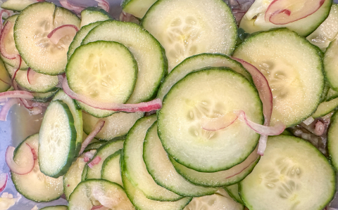 Édes-savanyú uborkasaláta recept fotóval Édes-savanyú uborkasaláta