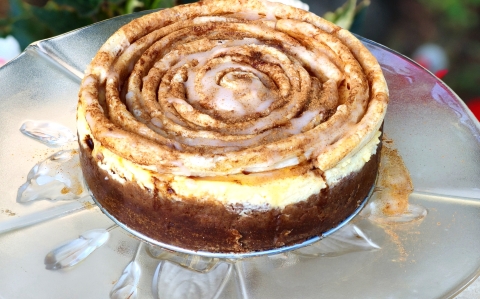 Cinnamon roll sajttorta