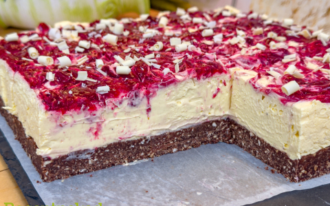 Erdei gyümölcsös-fehércsokis szelet recept fotóval Erdei gyümölcsös-fehércsokis szelet