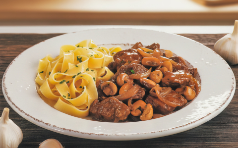 Fokhagymás marhafalatkák gombával recept fotóval Fokhagymás marhafalatkák gombával