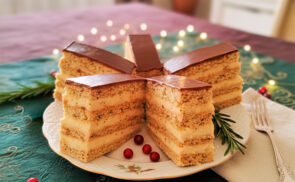 Tejszínes diós-mézes szelet