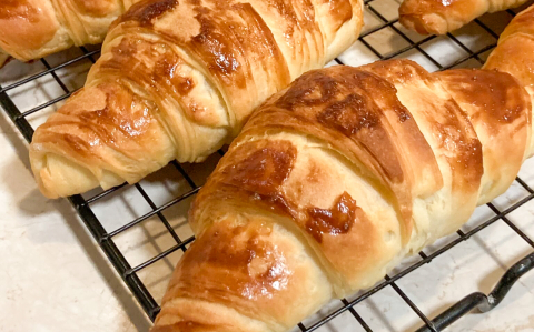 Leveles vajas croissant