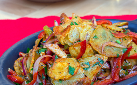 Ropogós krumplisaláta