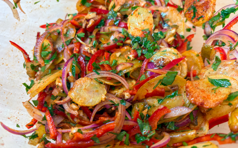 Ropogós krumplisaláta