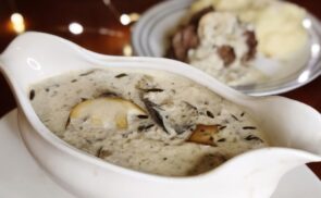 Konyakos-gombás gravy