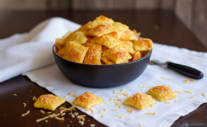 Pofonegyszerű sajtos ropogós