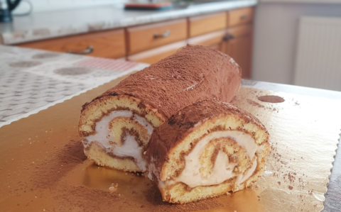 Tiramisu piskótatekercs