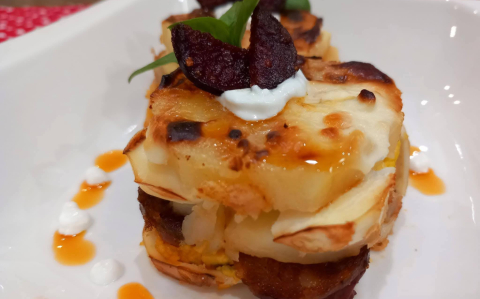 Rakott krumpli roppanós kolbászchipsszel