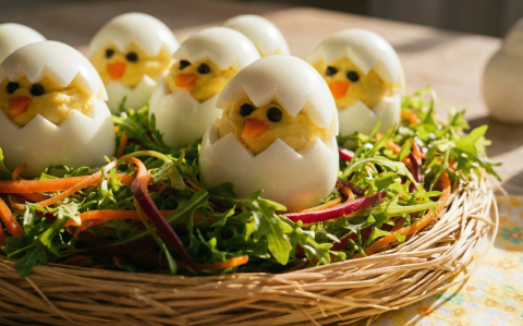 Kaszinótojás csibe formában